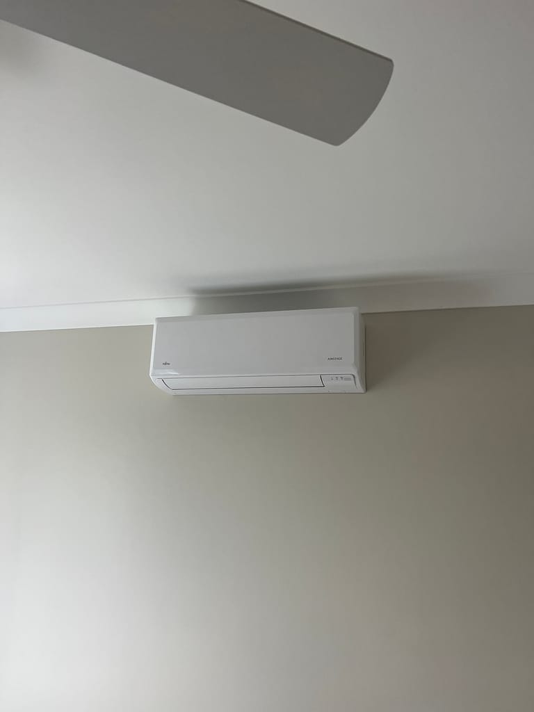 Fujitsu ASTH09KNCA split system wall mounted air conditioner Rutherford NSW