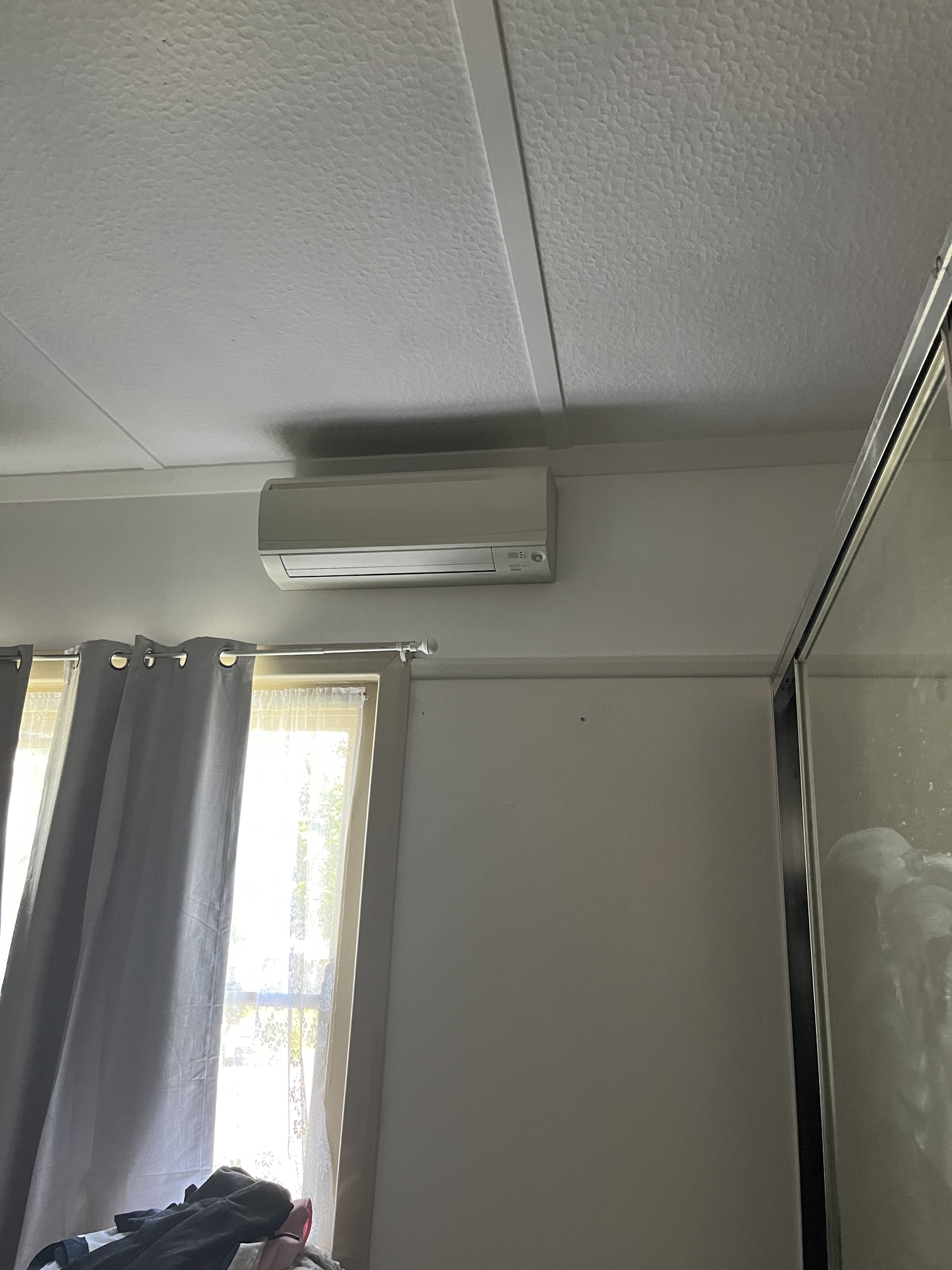 Install split system air conditioner Mayfield NSW