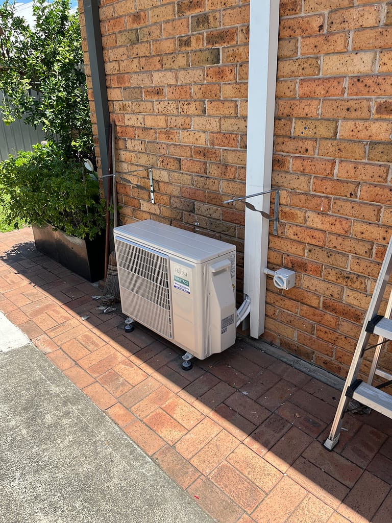 Install new Fujitsu outdoor unit air conditioner Boolaroo